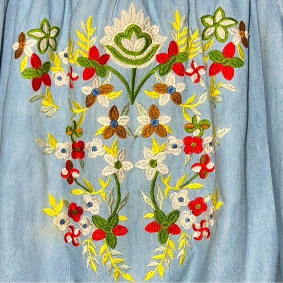 NEW Umgee Women's Chambray Floral Embroidered Off Shoulder Tunic Dress Small - Picture 4 of 6